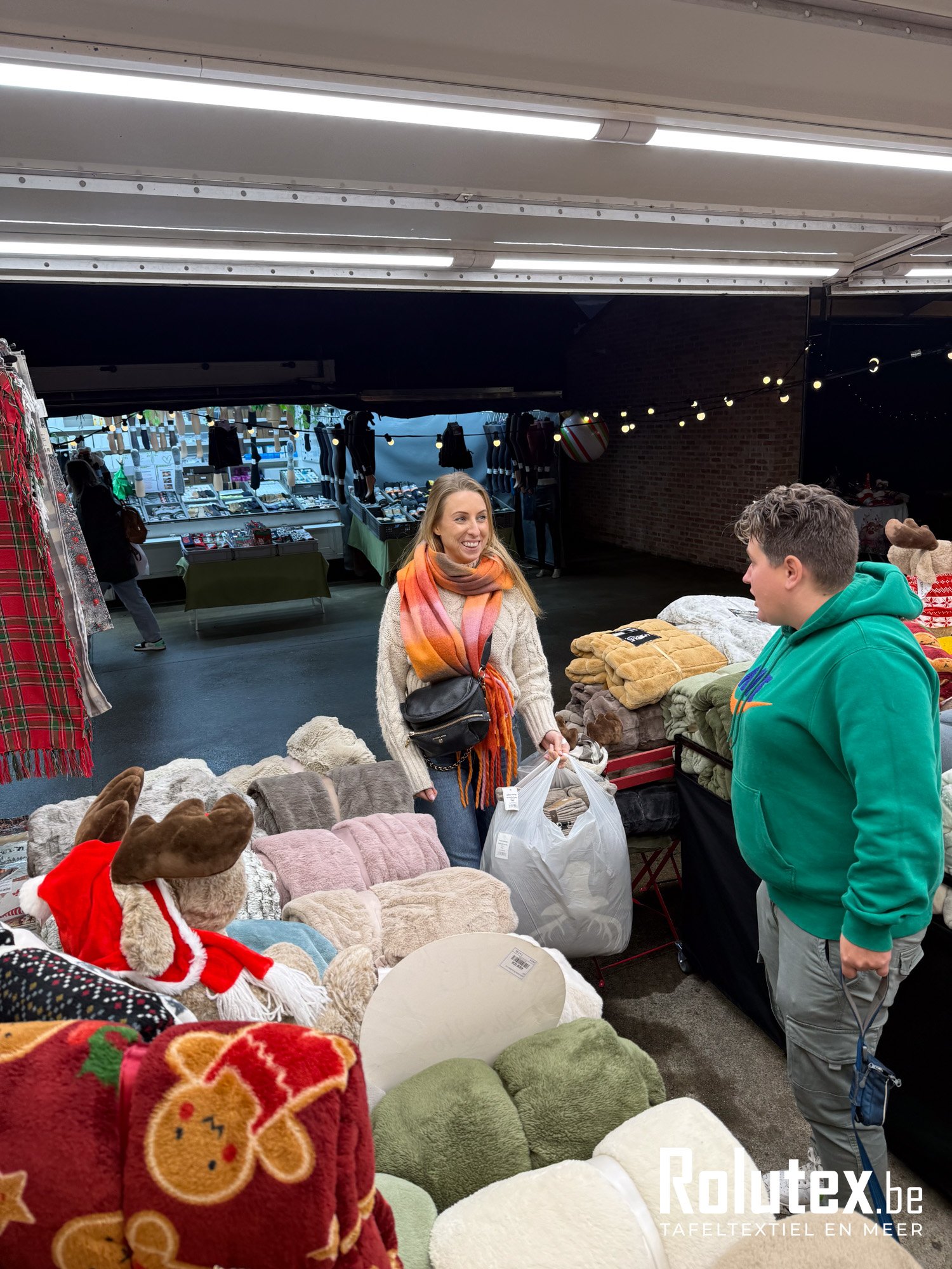 Rolutex Cosy Shopping-15